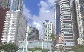 Avenida Atlantica Balneário Camboriú três quartos